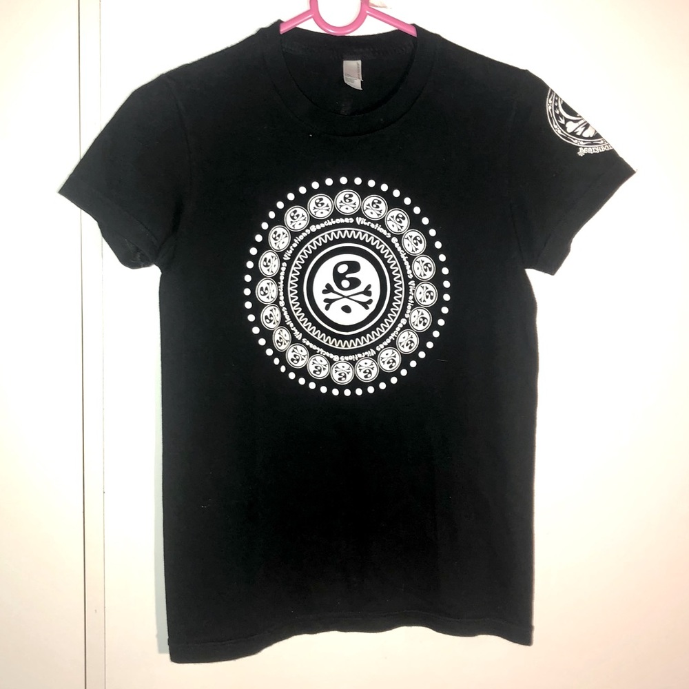 American apparel ying and yang t-shirt. Size med